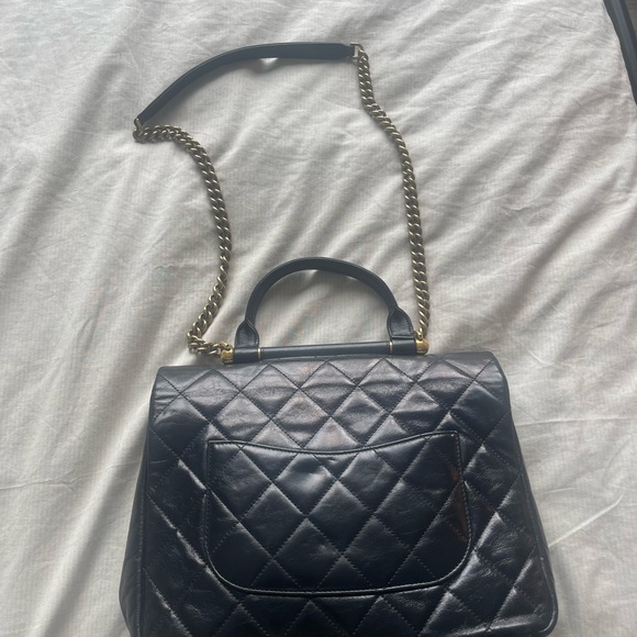 CHANEL Black Quilted Shoulder Bag - Picture 5 of 5